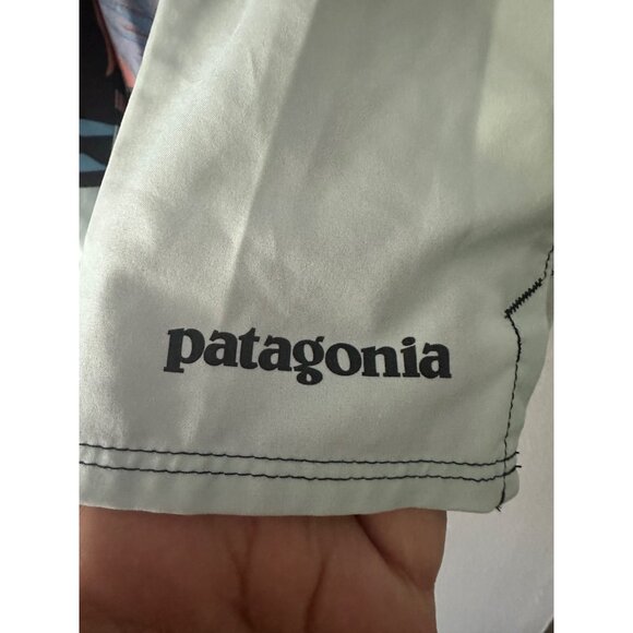Patagonia‎ Size 32 Swim Trunks Board Shirts Bathing Suit - Picture 2 of 5